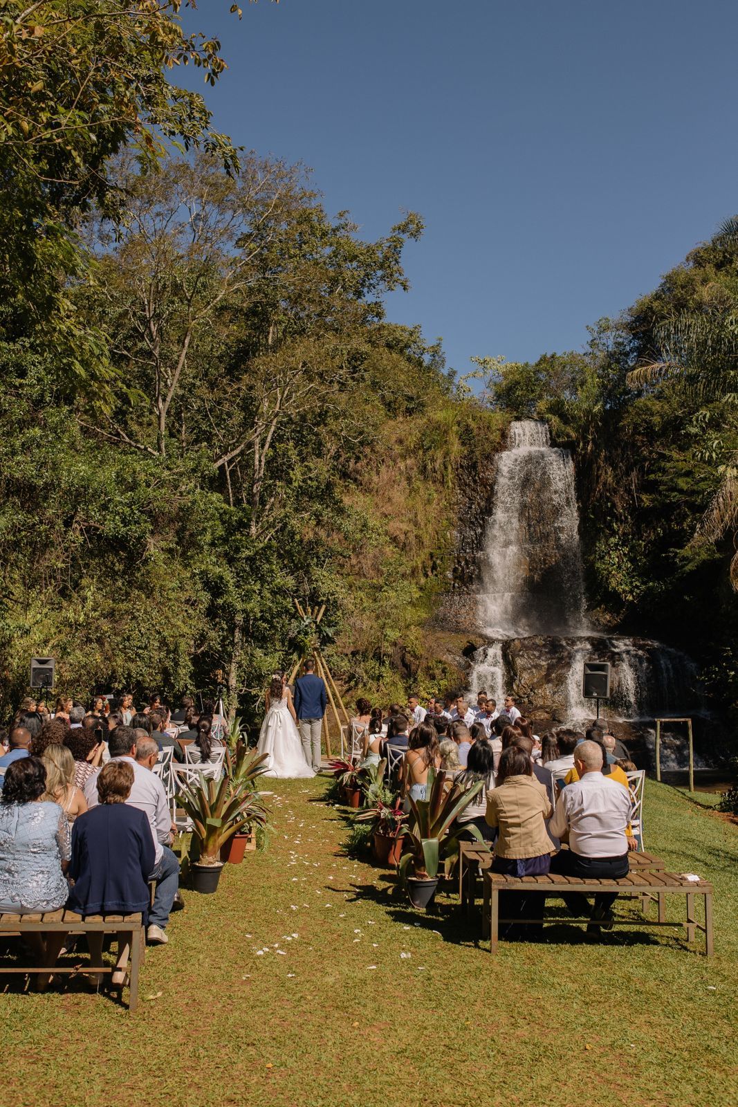 Foto Casamento na Cachoeira- Leticia + Mafran - Queda Dagua Araguari Foto Casamento na Cachoeira- Leticia + Mafran - Queda Dagua Araguari - Imagem 61
