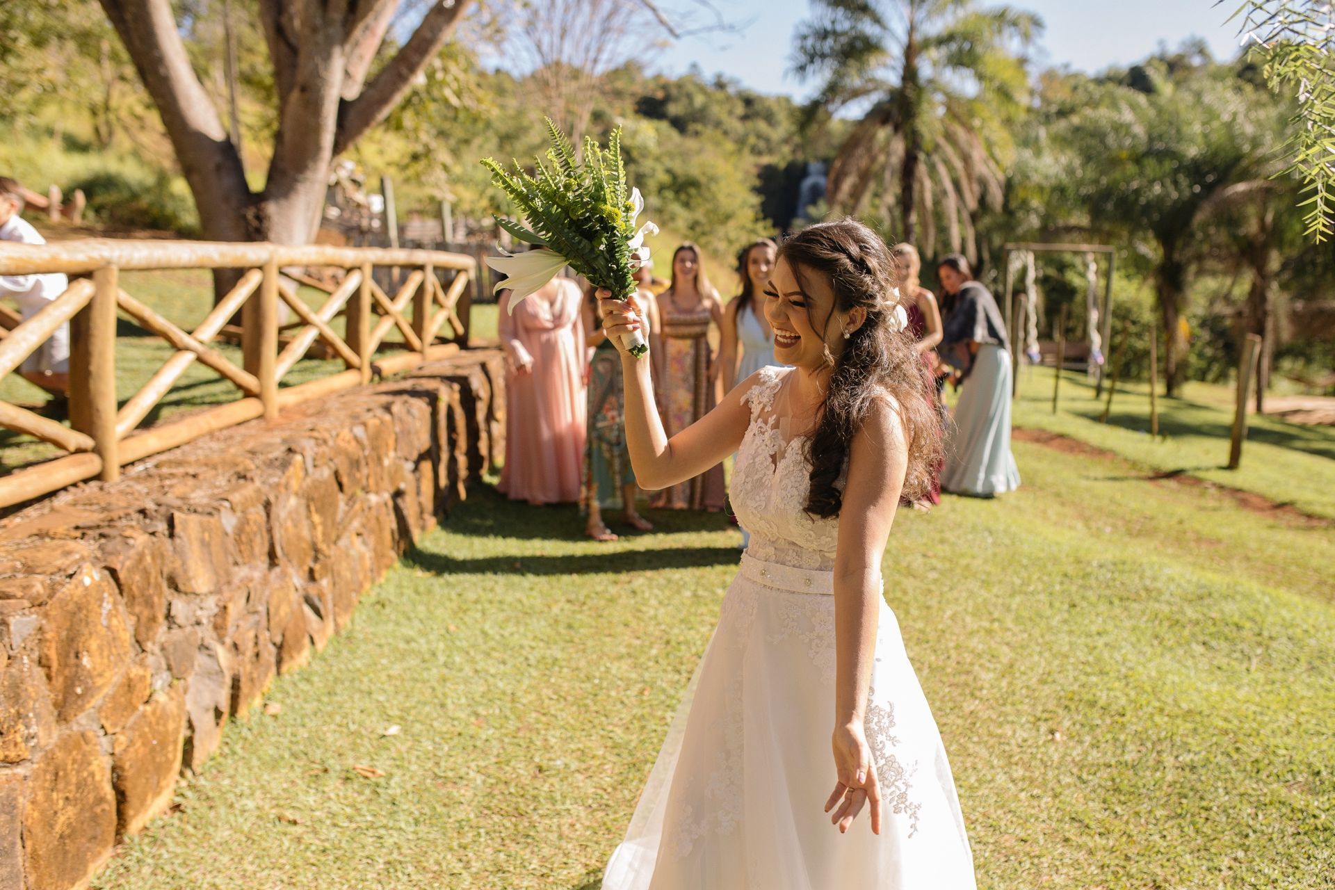 Foto Casamento na Cachoeira- Leticia + Mafran - Queda Dagua Araguari Foto Casamento na Cachoeira- Leticia + Mafran - Queda Dagua Araguari - Imagem 129