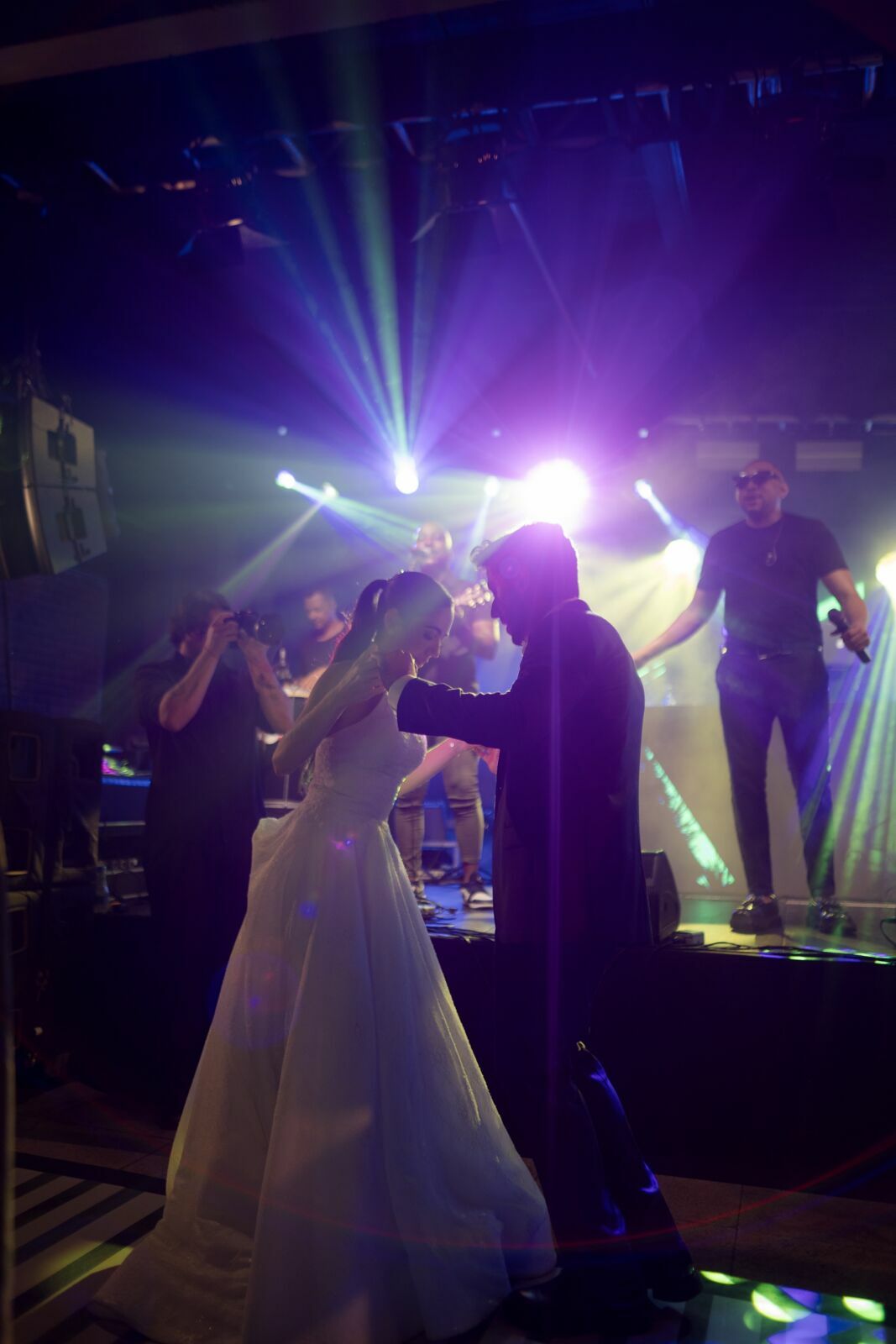 Foto Casamento na Igreja Nossa Senhora da Abadia do Patrimônio, e Festa no Clube Cajubá,em Uberlândia MG  - Imagem 129