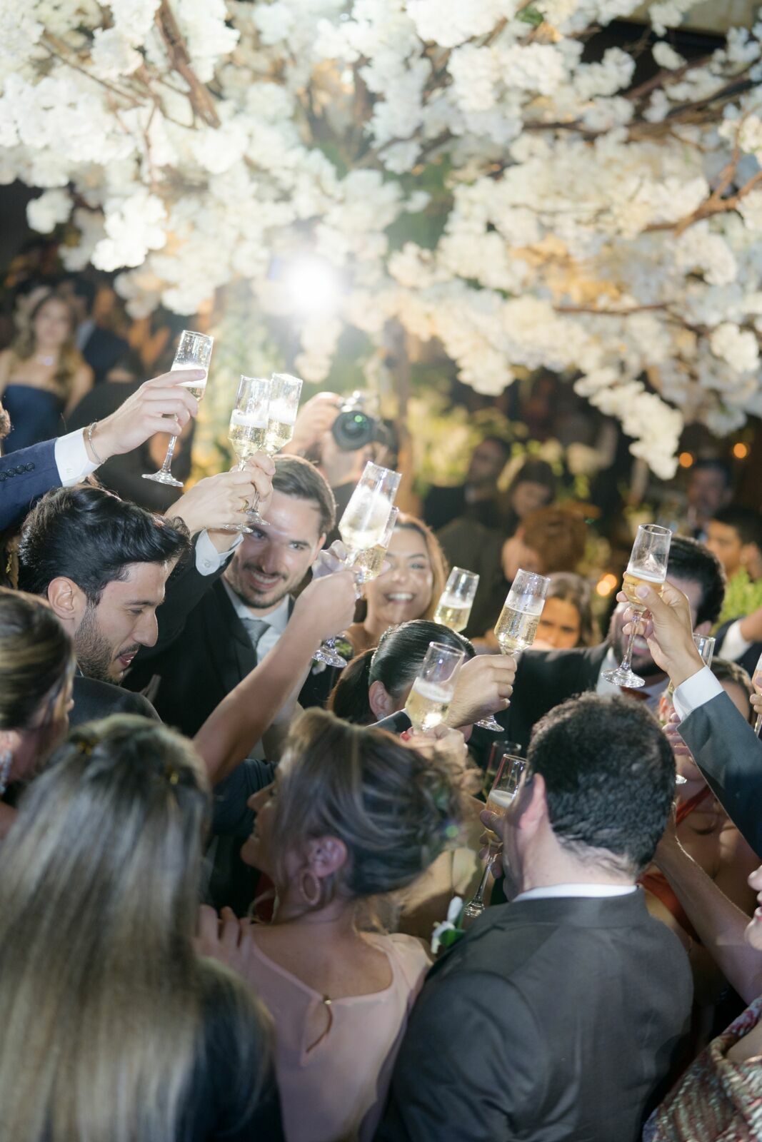 Foto Casamento na Igreja Nossa Senhora da Abadia do Patrimônio, e Festa no Clube Cajubá,em Uberlândia MG  - Imagem 115