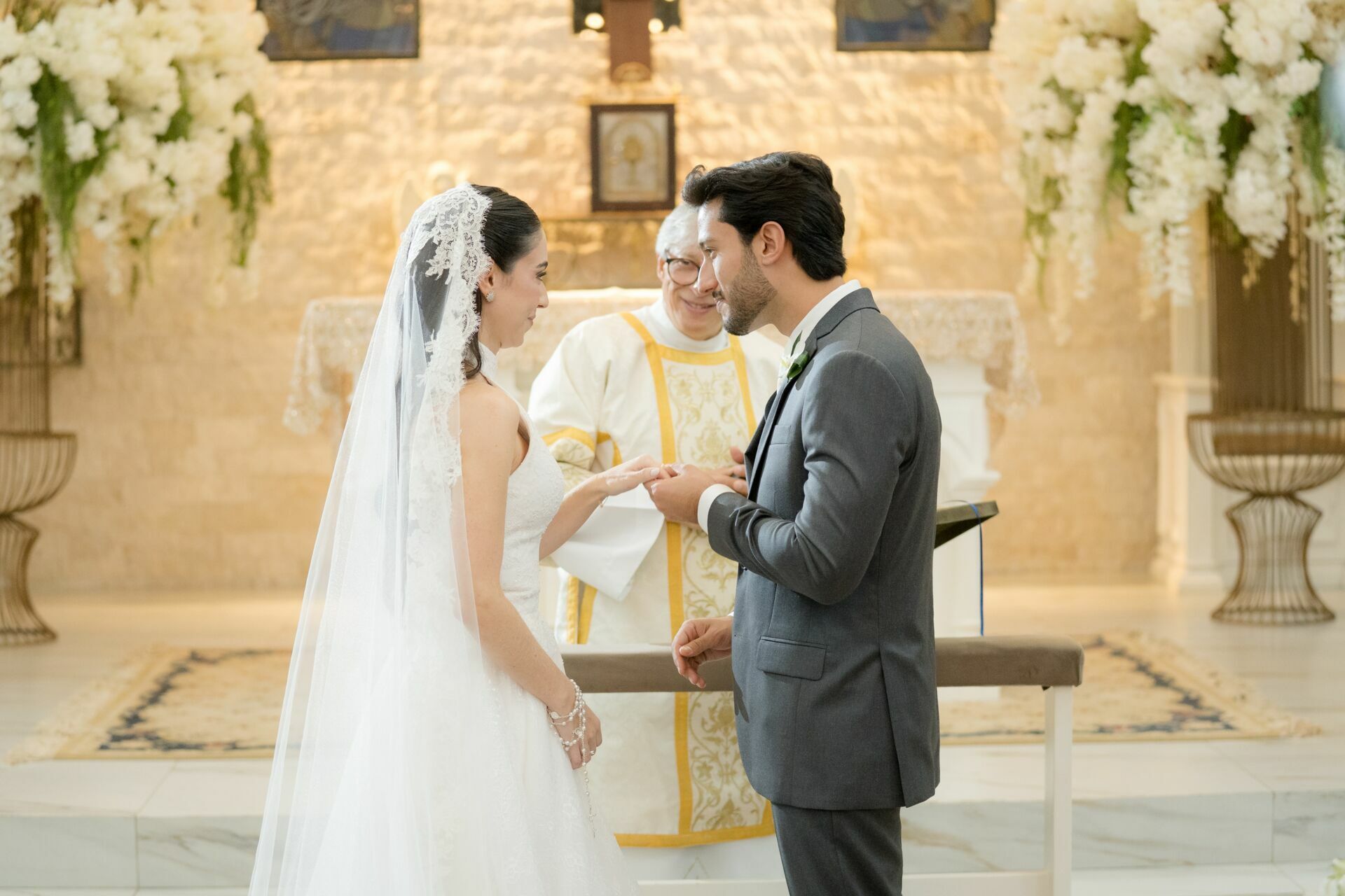 Foto Casamento na Igreja Nossa Senhora da Abadia do Patrimônio, e Festa no Clube Cajubá,em Uberlândia MG  - Imagem 77