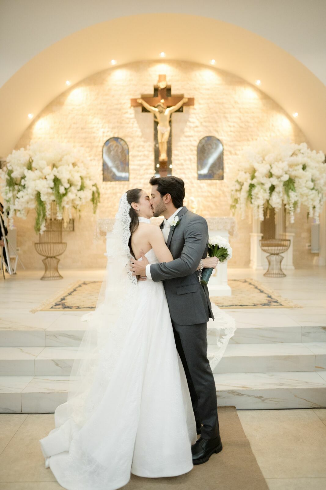 Foto Casamento na Igreja Nossa Senhora da Abadia do Patrimônio, e Festa no Clube Cajubá,em Uberlândia MG  - Imagem 100