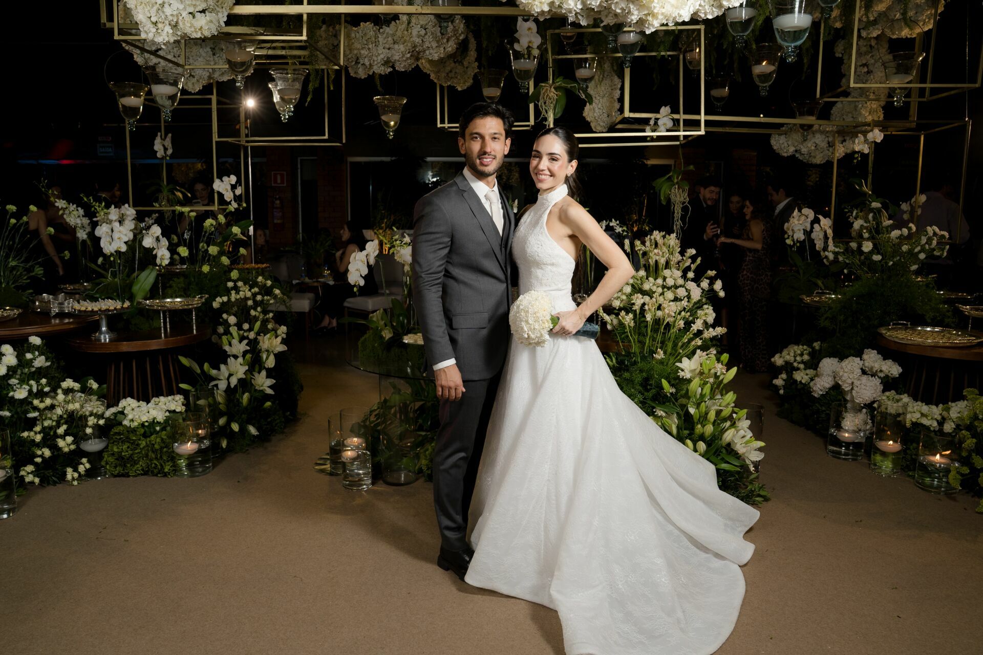 Foto Casamento na Igreja Nossa Senhora da Abadia do Patrimônio, e Festa no Clube Cajubá,em Uberlândia MG  - Imagem 118