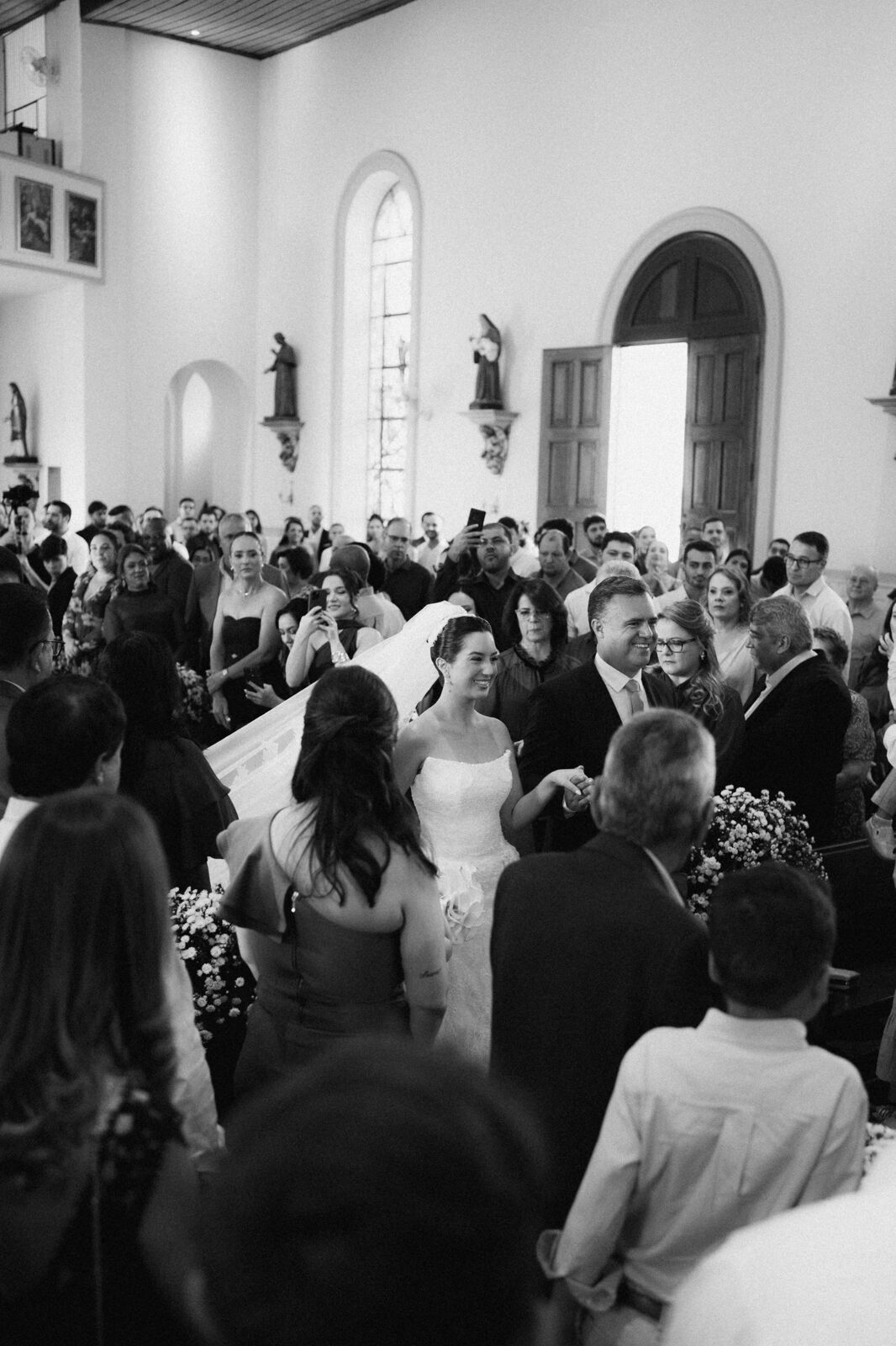 Foto Casamento na Basílica de Sacramento MG | Lisa e João Foto Casamento na Basílica de Sacramento MG | Lisa e João - Imagem 58